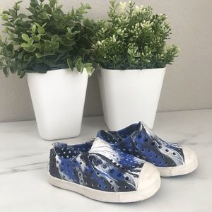 SOLD on Ⓜ️Marble Toddler Natives size 5